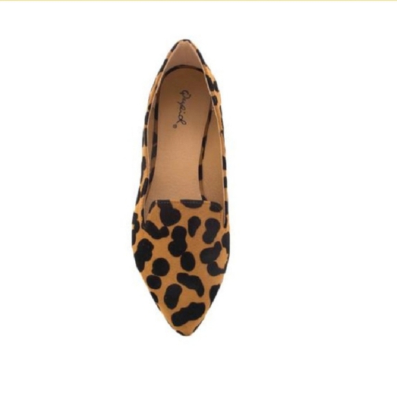 *LAST ONES* Leopard Pointed Ballet Flats - Picture 3 of 5
